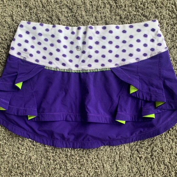 Size 4 Lululemon Presta Skirt in Bruised Berry High Noon Dot White - Picture 10 of 13
